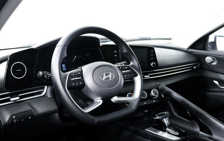 Hyundai Elantra, 2023 год, 2 437 000 рублей, 13 фотография