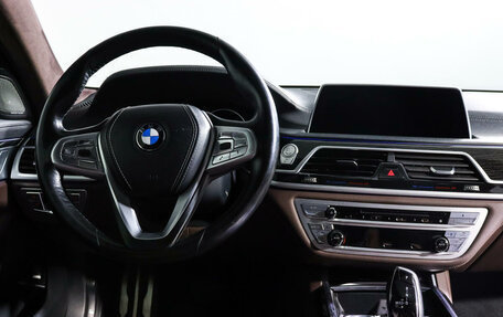 BMW 7 серия, 2017 год, 3 970 000 рублей, 12 фотография