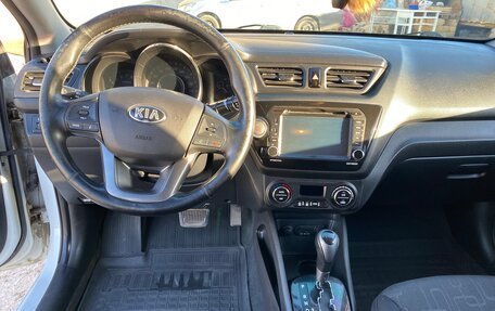 KIA Rio III рестайлинг, 2013 год, 1 195 000 рублей, 10 фотография