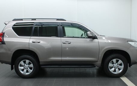 Toyota Land Cruiser Prado 150 рестайлинг 2, 2021 год, 5 768 000 рублей, 10 фотография