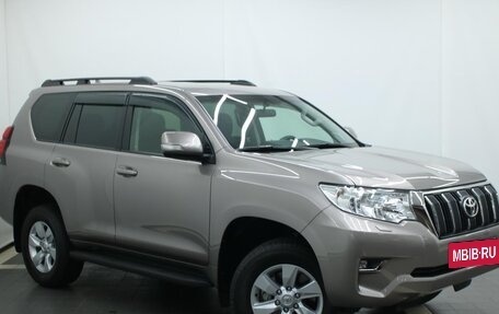 Toyota Land Cruiser Prado 150 рестайлинг 2, 2021 год, 5 768 000 рублей, 9 фотография