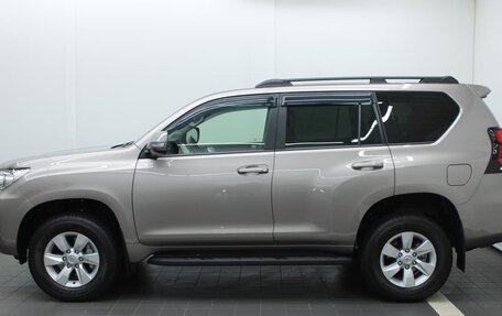 Toyota Land Cruiser Prado 150 рестайлинг 2, 2021 год, 5 768 000 рублей, 13 фотография