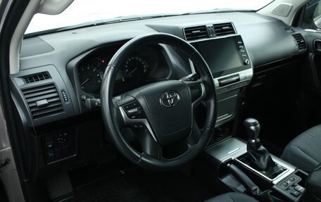 Toyota Land Cruiser Prado 150 рестайлинг 2, 2021 год, 5 768 000 рублей, 16 фотография