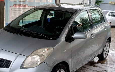 Toyota Yaris III рестайлинг, 2008 год, 540 000 рублей, 1 фотография