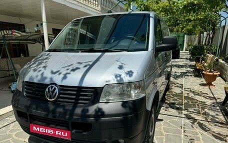 Volkswagen Transporter T5 рестайлинг, 2006 год, 1 390 000 рублей, 1 фотография