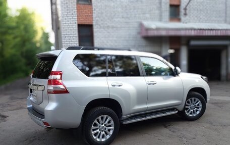 Toyota Land Cruiser Prado 150 рестайлинг 2, 2017 год, 4 400 000 рублей, 3 фотография