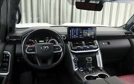Toyota Land Cruiser, 2022 год, 12 990 000 рублей, 6 фотография