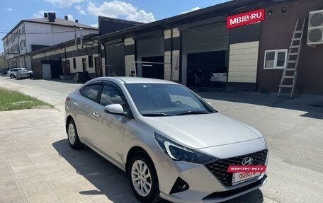 Hyundai Solaris II рестайлинг, 2021 год, 1 650 000 рублей, 2 фотография