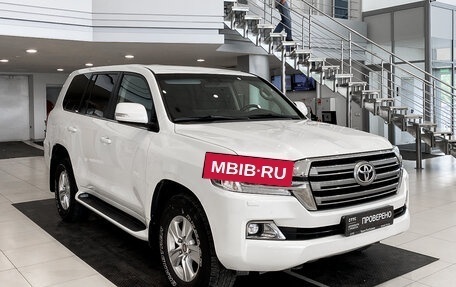 Toyota Land Cruiser 200, 2016 год, 6 450 000 рублей, 3 фотография