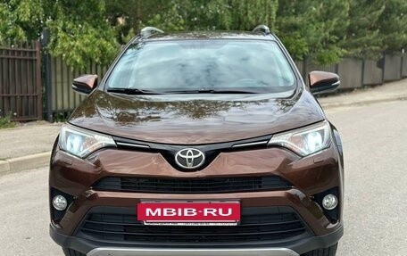 Toyota RAV4, 2017 год, 2 650 000 рублей, 4 фотография
