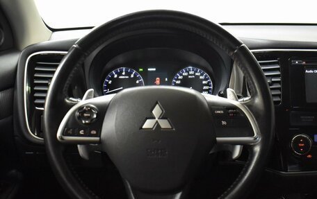 Mitsubishi Outlander III рестайлинг 3, 2013 год, 1 399 000 рублей, 13 фотография