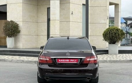 Mercedes-Benz E-Класс, 2011 год, 1 640 000 рублей, 2 фотография