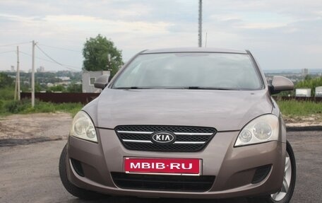 KIA cee'd I рестайлинг, 2007 год, 537 000 рублей, 1 фотография