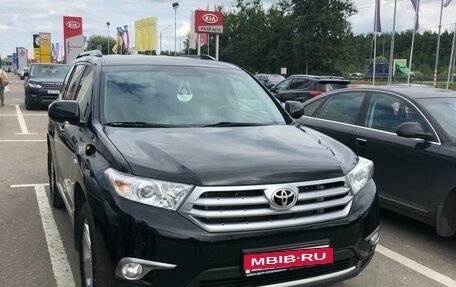 Toyota Highlander III, 2013 год, 2 098 000 рублей, 2 фотография