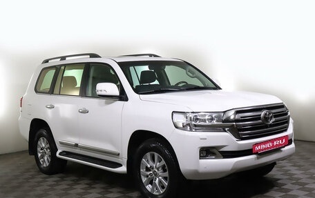 Toyota Land Cruiser 200, 2015 год, 5 999 000 рублей, 3 фотография