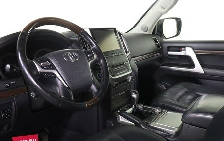 Toyota Land Cruiser 200, 2015 год, 5 999 000 рублей, 16 фотография