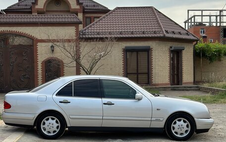 Mercedes-Benz E-Класс, 1997 год, 770 000 рублей, 4 фотография