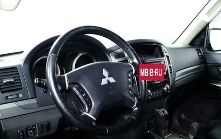 Mitsubishi Pajero IV, 2018 год, 3 587 000 рублей, 13 фотография