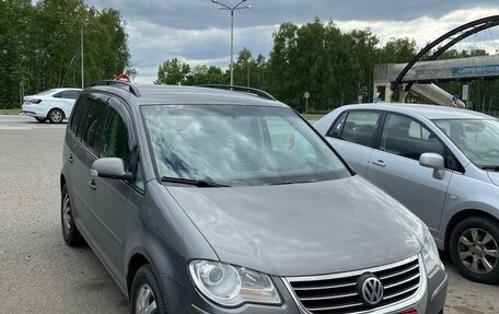 Volkswagen Touran III, 2008 год, 850 000 рублей, 4 фотография