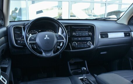 Mitsubishi Outlander III рестайлинг 3, 2013 год, 1 680 000 рублей, 6 фотография