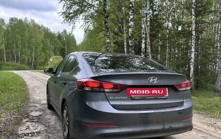 Hyundai Elantra VI рестайлинг, 2016 год, 1 500 000 рублей, 6 фотография