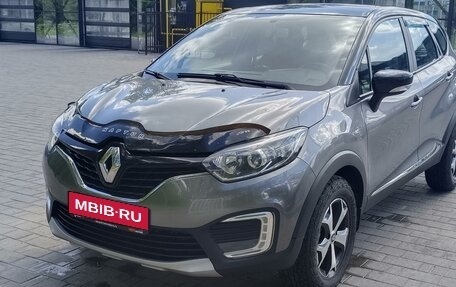 Renault Kaptur I рестайлинг, 2017 год, 1 900 000 рублей, 1 фотография