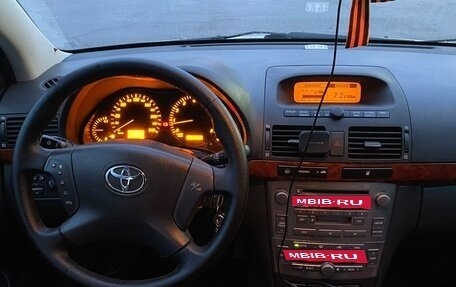 Toyota Avensis III рестайлинг, 2004 год, 1 030 000 рублей, 12 фотография