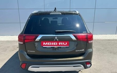 Mitsubishi Outlander III рестайлинг 3, 2019 год, 2 450 000 рублей, 6 фотография