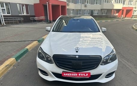 Mercedes-Benz E-Класс, 2015 год, 1 915 000 рублей, 3 фотография