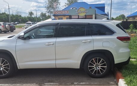 Toyota Highlander III, 2017 год, 4 250 000 рублей, 7 фотография