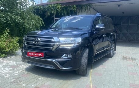 Toyota Land Cruiser 200, 2016 год, 6 000 000 рублей, 1 фотография