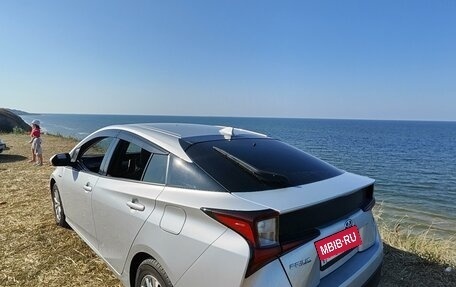 Toyota Prius IV XW50, 2019 год, 2 230 000 рублей, 6 фотография