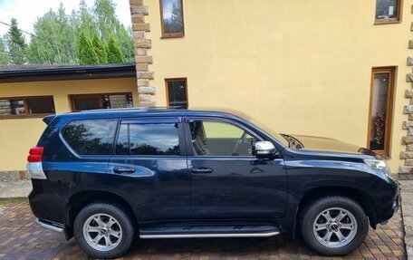 Toyota Land Cruiser Prado 150 рестайлинг 2, 2013 год, 3 550 000 рублей, 7 фотография