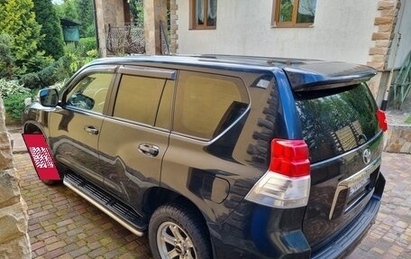 Toyota Land Cruiser Prado 150 рестайлинг 2, 2013 год, 3 550 000 рублей, 11 фотография