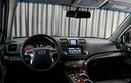 Toyota Highlander III, 2012 год, 2 299 000 рублей, 6 фотография