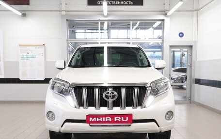 Toyota Land Cruiser Prado 150 рестайлинг 2, 2015 год, 3 700 000 рублей, 2 фотография