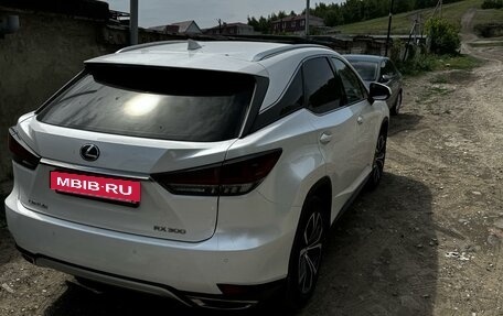 Lexus RX IV рестайлинг, 2021 год, 5 500 000 рублей, 3 фотография