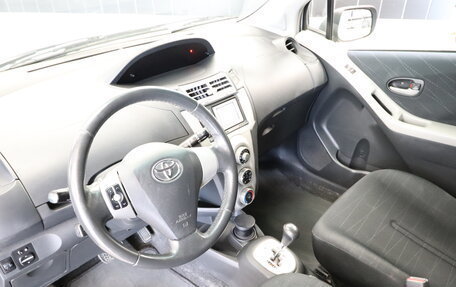 Toyota Yaris III рестайлинг, 2008 год, 790 000 рублей, 12 фотография