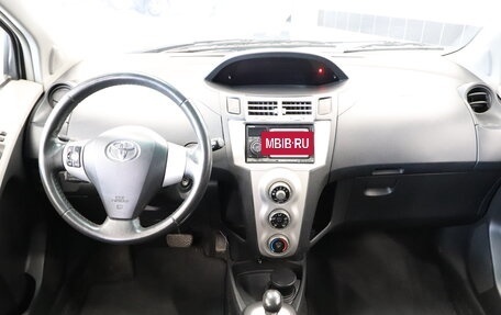 Toyota Yaris III рестайлинг, 2008 год, 790 000 рублей, 8 фотография