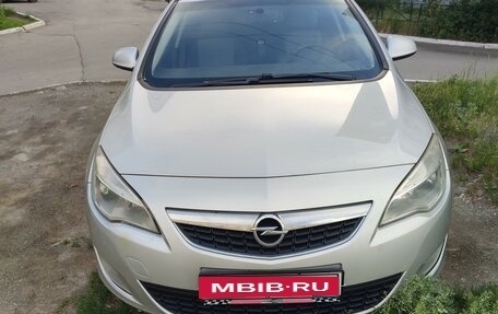 Opel Astra J, 2012 год, 800 000 рублей, 1 фотография