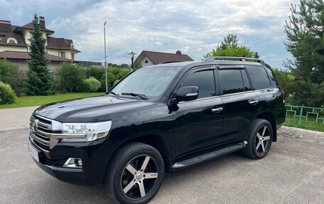 Toyota Land Cruiser 200, 2018 год, 6 650 000 рублей, 2 фотография