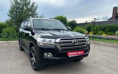 Toyota Land Cruiser 200, 2018 год, 6 650 000 рублей, 3 фотография