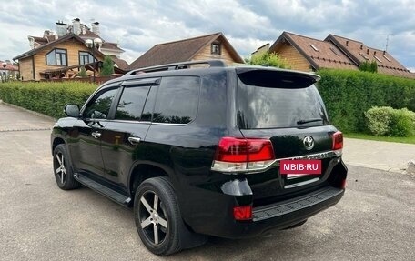 Toyota Land Cruiser 200, 2018 год, 6 650 000 рублей, 8 фотография