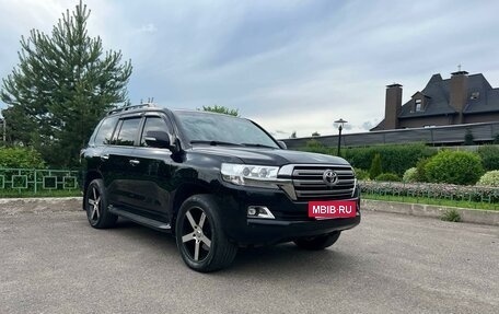 Toyota Land Cruiser 200, 2018 год, 6 650 000 рублей, 4 фотография