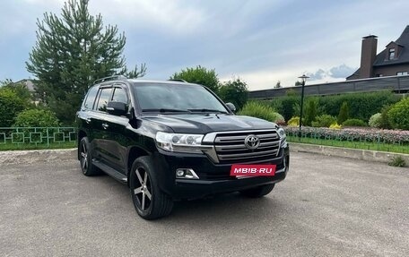 Toyota Land Cruiser 200, 2018 год, 6 650 000 рублей, 5 фотография