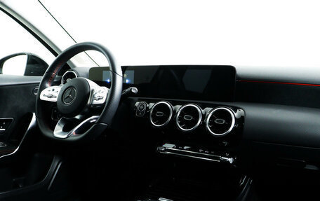 Mercedes-Benz A-Класс, 2021 год, 3 597 000 рублей, 9 фотография