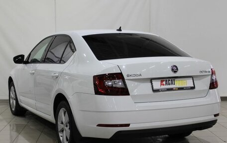 Skoda Octavia, 2018 год, 1 705 000 рублей, 6 фотография