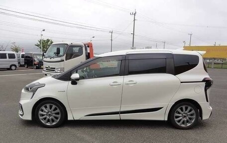 Toyota Sienta II, 2020 год, 1 042 000 рублей, 2 фотография