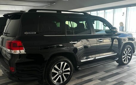 Toyota Land Cruiser 200, 2018 год, 7 150 000 рублей, 2 фотография