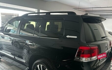 Toyota Land Cruiser 200, 2018 год, 7 150 000 рублей, 3 фотография